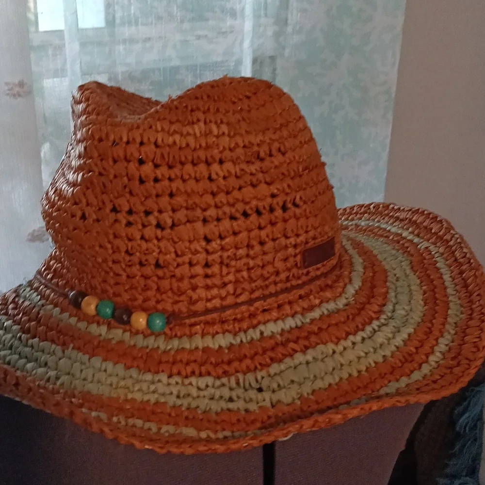ROXY Sun Hat 🌞🦩 - Picture 2 of 8
